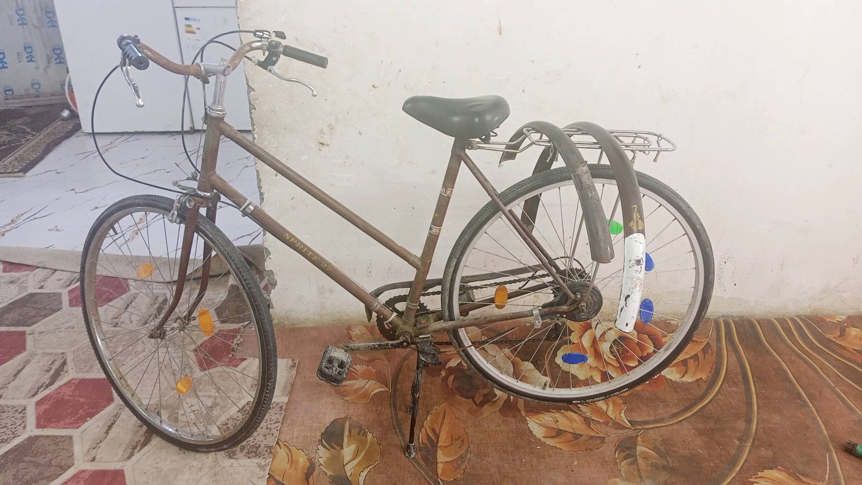 السلام عليكم بايسكل هيرو حجم27 لون جوزي لون بلادي ما مصبوغ العنوان ناصرية مقابيل الاسكان الصناعي 