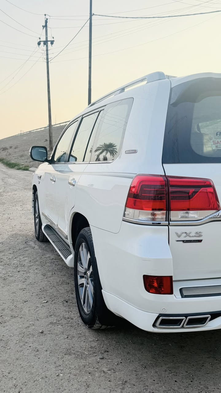 السلام عليكم 
للبيع لاندكروز موديل 2021 مكفوله كفاله عامه رقم سليمانيه بسوي تحويل ثاني يوم ماشيه 44 الف حقيقي مواصفات VXS فول الفول محرك 5.7 اصل السياره جكات خمس كامرات دبل ماوس رادار تحديد مسار فتحه 3شاشات فتحه مقاعد خزن ميموري 4كراسي تدفئه+تبريد ستيرن كهرباء 8ايرباك مثبت سرعه ترحيب بل بوب السياره مواصفات لكزز مفوله للأخير السياره مال بيت مكان السياره صلاح الدين قضاء/بلد للاستفسار اتصل ع رقم ***********
***********
