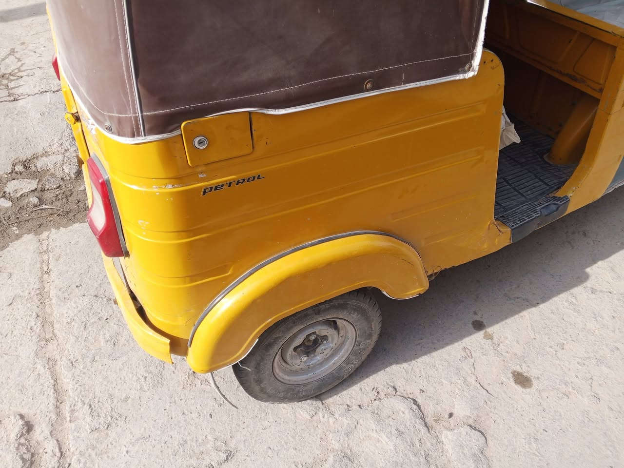 للبيع موديل 20 اصولي بس بدون وراق اتكفل بيه مكاني ناصريه دوايه ***********
