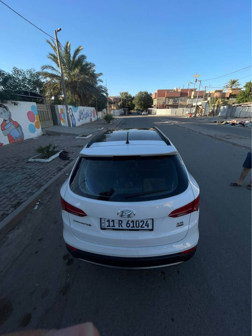 السلام عليكم
سنتافي خليجي للبيع فول مواصفات للاخير 1/1 
 بدون ضربه بوضع الشركة بيهه بس طختين بسيطات موجوده صورهن بالمنشور  
المواصفات
محرك 6 سلندر دوش 
٧ راكب 
بصمة شتغيل
بصمه ابواب
بصمه جنطه
سقف بانوراما 
كشنات جلد 
كشنات كهرباء
كشنات تدفئه ومساج
خزن ميموري وضعيات 
فول تحكم ستيرن
كروز سرعه
كامره. خلفية بلادي 
شاشه
3 قطع تبريد
اشاير بالمري
مري شفط
ترحيب بالمري واليدات وترحيب شاشه وبيانو 
بردات خلفيه 
5 ويل كب 
منظومة تبريد ثلج 
وباقي المواصفات المعروفه
رقم بغداد الجديد تحويل ثاني يوم
مكاني بغداد
سعر البيع 160$  

‏للتواصل : *********** الفلوجة, الأنبار
