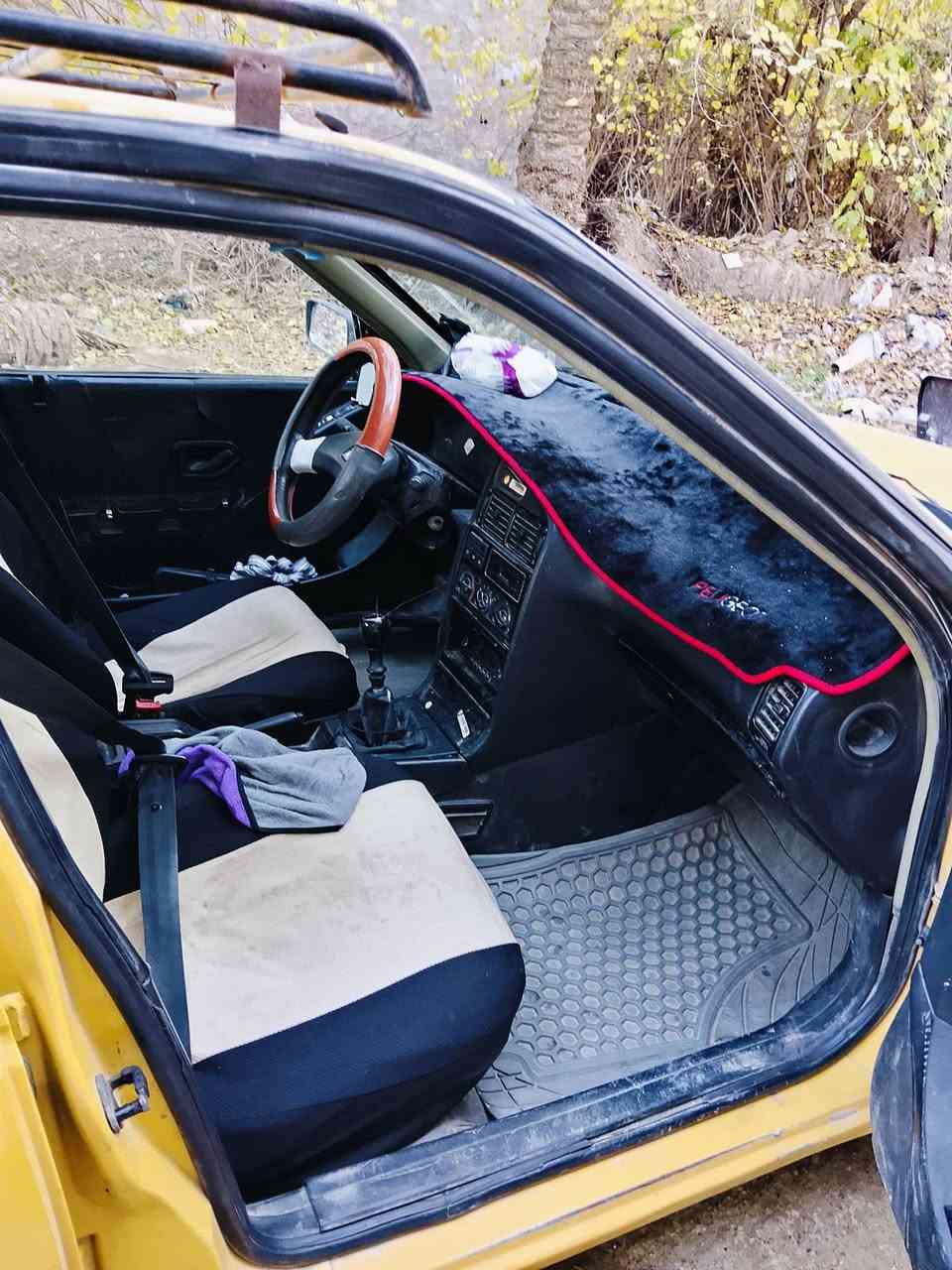 السلام عليكم بيجو روى موديل 2009 مصفره هيئه وغرامات هزه جديده صدر جديد تايرات جدد  كير ومكينه جدد رقم انكليزي كهربائيات شغاله جاهزه من كلشي السعر 22 وبيها مجال
رقم الهاتف ***********
