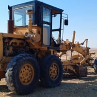 كريدر كوماتسو • حجم ٣٧ • موديل ٨٢