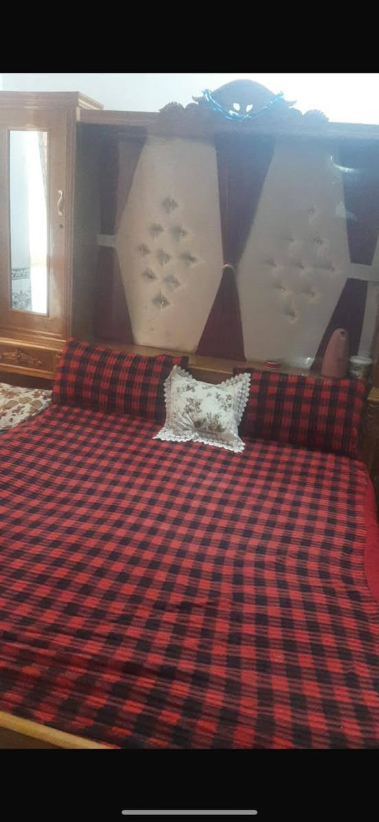 اسلام عليكم غرفه تسكام الثكيل كلش نضيفه نقصه فد جامات كلش ضخمه صار سنتين من اشتريته يعني نضيفه بمعناه الكلمه 6قطع مكاني حله نادر الثانيه عله الخدمي ***********واتساب
