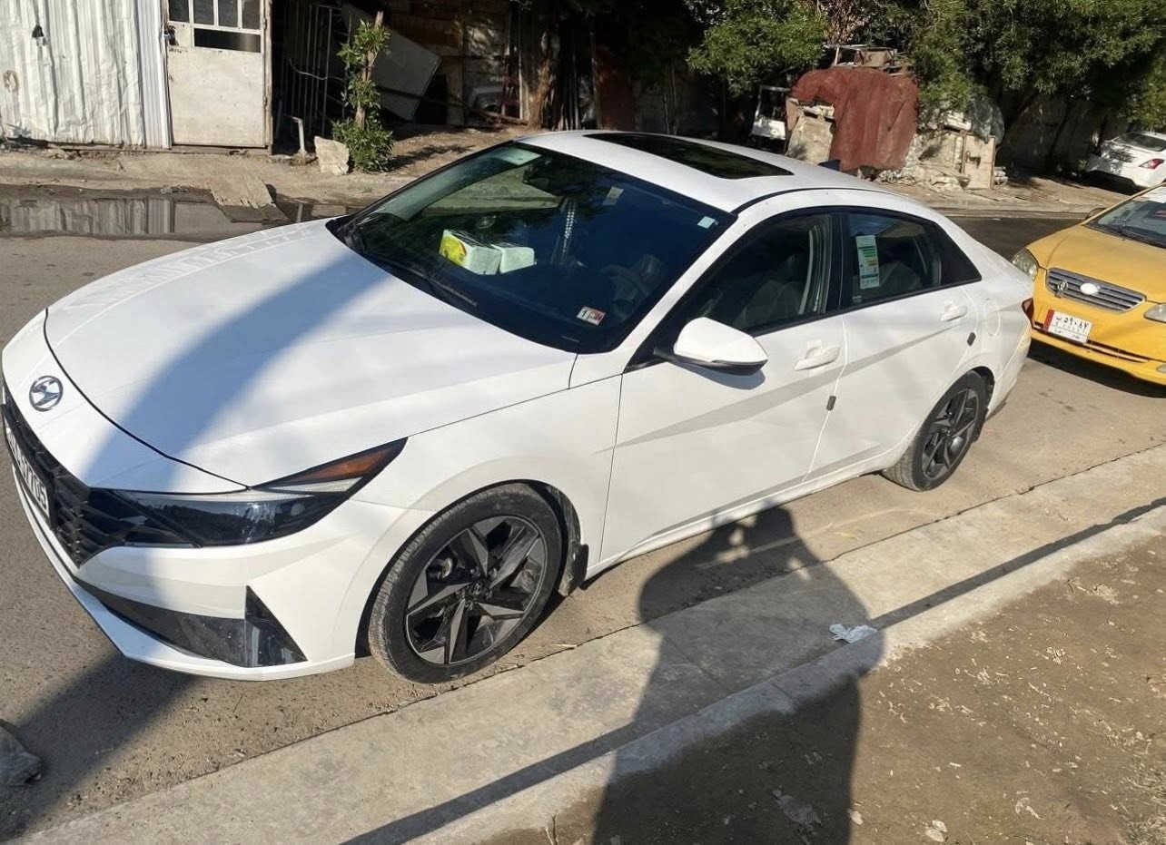 سلام عليكم ورحمه الله وبركاته
النترا لمتد امريكي

موديل 22 فول 

 
الون ابيض

ماشيه 22

العنوان بغداد البياع

***********
