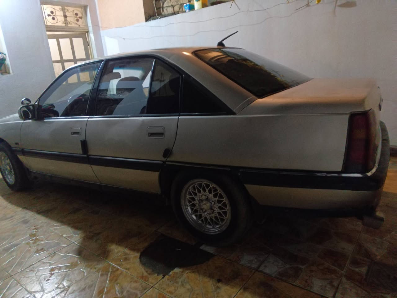 السلام عليكم اوبل اوميكا للبيع
السيارة نضيفه محرك كير كله شرط ترايك وين ماتريد 

سماعات +شاشه كلشي جاهز 

كهربائياته كله شغاله السعر 32 

تحويل شوكت ماتريد وصاحب السياره موجود

المكان السياره الرمادي

الاتصال على الرقم (***********)

#ادمن
