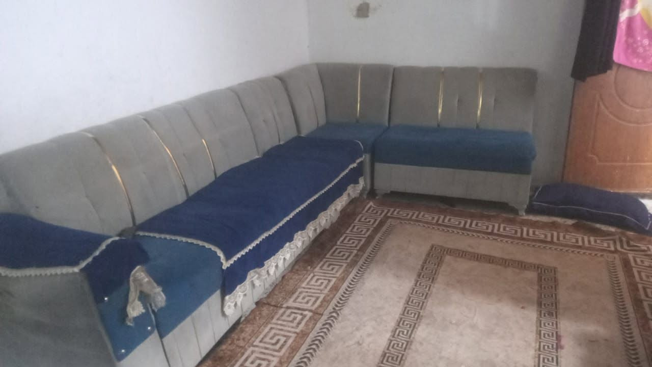 غسالة نظيفة سعرها ١٥٠  مبردة سعرها ٥٠ تخم ٨ مقاعد سعرة ٦٠  العنوان بغداد الكفاح. ***********
