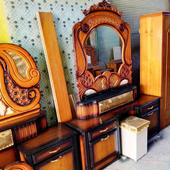 غرفة نوم مستعمل نضيف جداً وشغل ثقيل السعر 850الف فقط ويا نقل وشد العنوان حسنكوي مقابيل اعدادية تلعفر للاستفسار ***********
