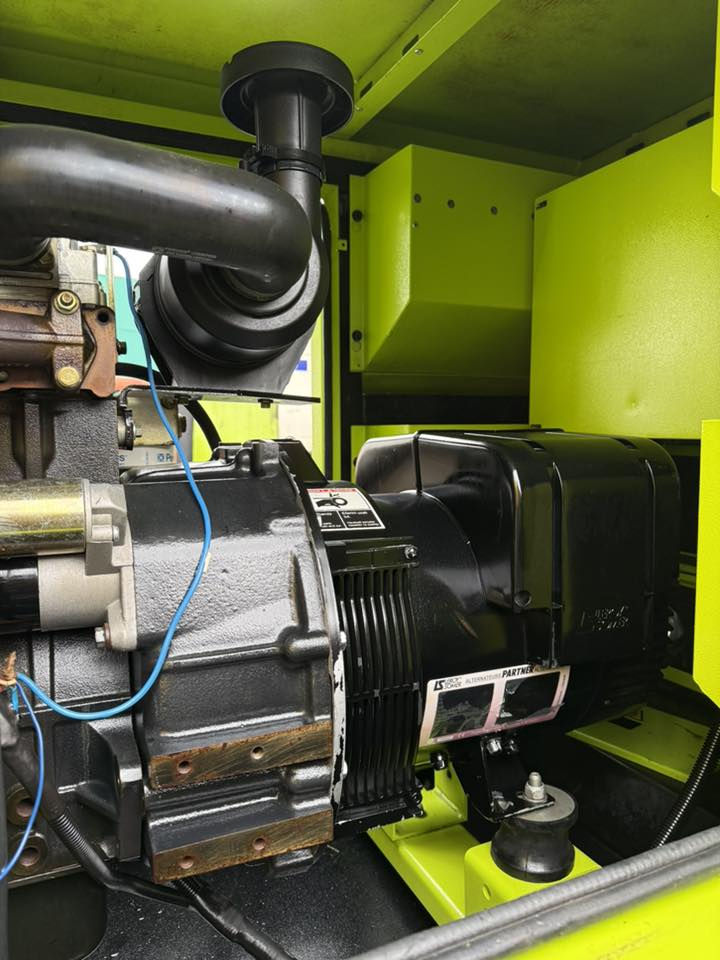 سلام عليكم
للبيع مولده بيركنز 3 سلندر 
ستندر ما مفتوح بلادي اوربي كاتم 
توليد لورسمر  (15)  كيفي
العنوان أربيل // استفسار واتساب 
*********** / ***********
توصيل لجميع محافظات العراق موجود🚛
