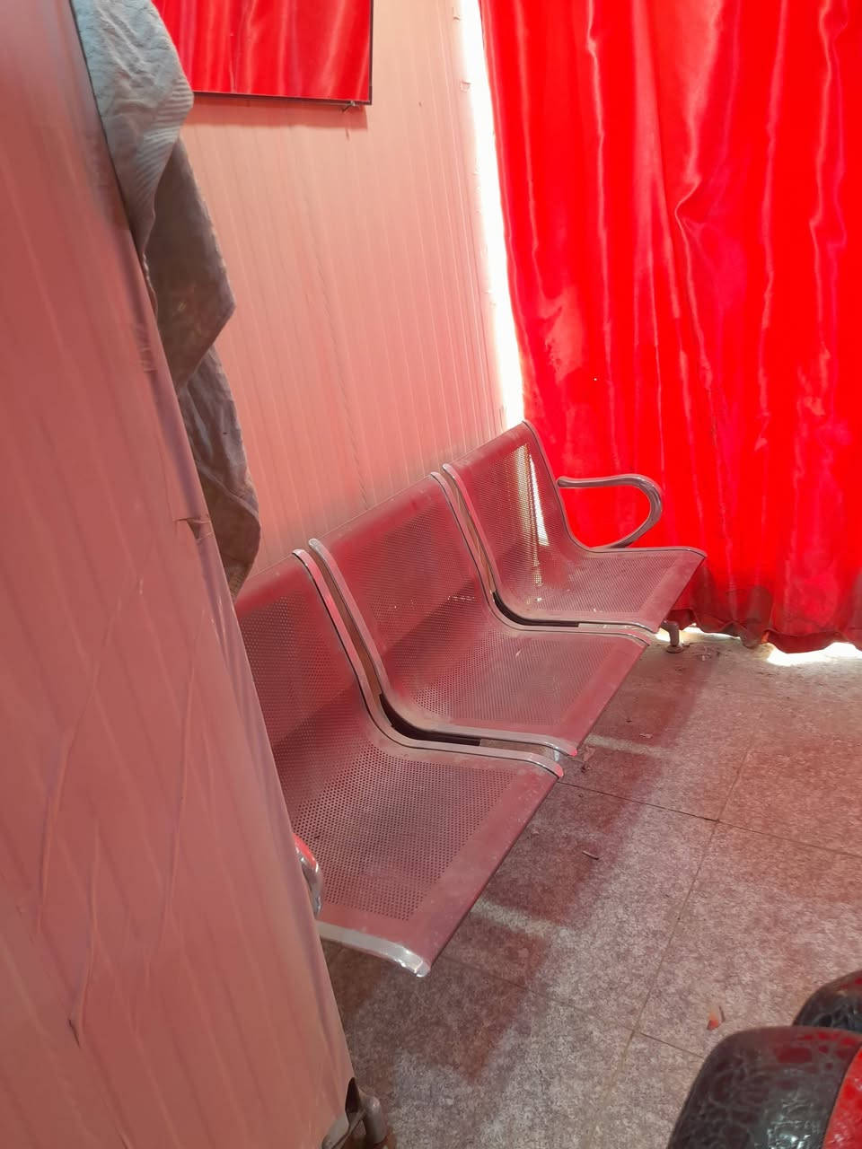 السلام عليكم
ميوزه  ثنين مال حلاقه   مع كراسي استراحه مع قاطع مغسل مرايه مع مرايات خلفيه مع مغسله   الغراض جدد ما مستخدمات  كلهن ب 350  بس  مكاني ناصريه الاسكان الصناعي  ***********
