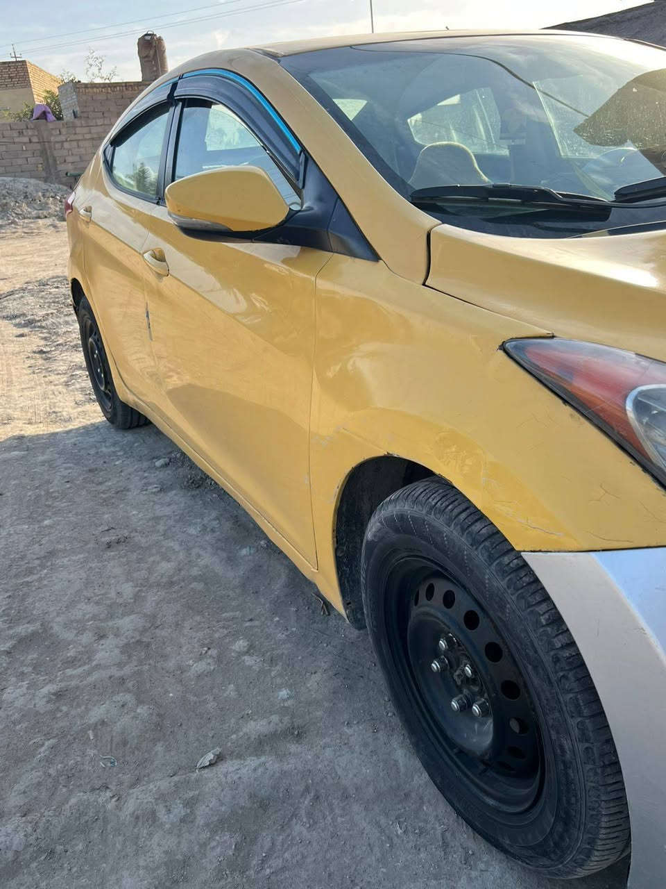 السلام عليكم النتره مديل ٢٠١٣ مكينه 1800 سياره رقم نكليزي تريد تحويل تريد وكاله جاهزه من كلشي مكينه وكير وحداديه وتبريد تايرات منضومه زنون شاشه سياره فول تحكم اشاير بل مرى فتحه باتري جديد خطها جوال السياره متجايه ابيع هل موجود تكلب وتاخذ  لاتخابرني تكلي شبيها متجايه السياره ما اكفل بس الكتبته 
مكان سياره ناصريه سوق الشيوخ السعر74 وبيها مجال قليل 
رقم صاحب سياره***********
