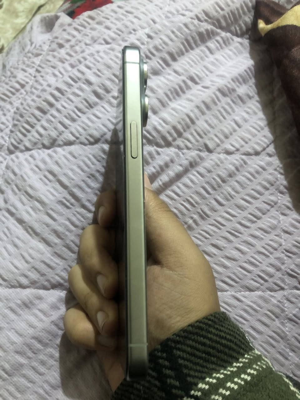 بِسْمِ اللَّـهِ الرَّحْمَـٰنِ الرَّحِيمِ 

❌الجهاز ذاكره 512❌

🫡السلام عليكم 🫡
🆕للبيع اعتذر عن المراوس 🆕
📱IPHONE 15 pro max 📱
الذاكرة 💾 512💾
البطارية 🔋87🔋
عدد دورات الشحن 🔄 366
لون تيتانيوم 
🗺️شرق اوسط A/AA 🗺️
⚠️ الجهاز نظيف جدا ومكفول ⚠️

‼️نظافه 100%‼️

‼️الجهاز فقط مبدل ظهر فقط‼️

📍العنوان 📍‼️النجف الأشرف الكوفه ‼️

للتواصل والانفتاق 🤝  الاتصال واتساب او اتصال ***********🤝

السعر 💵 1,050,000💵 وبي مجال ان شاء الله 

وفقني الله واياكم
