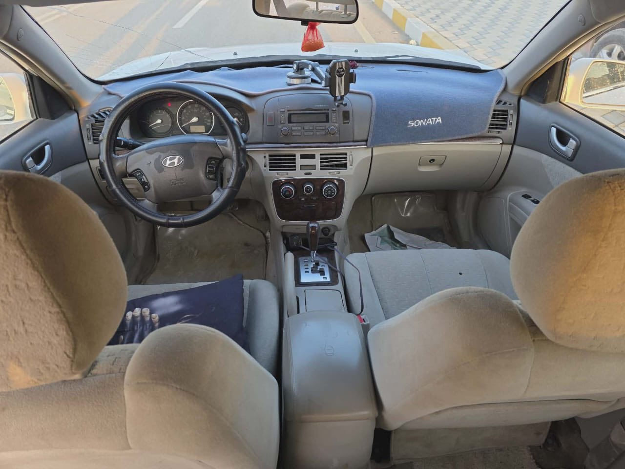 السلام عليكم سوناتا 2008
كص للبيع 
محركً كير شرط 
تايرات جدد تبريد تدفئه
السيارهً جاهزه ع اخر حبه 
مانقصهاا شي 
السعر 45 
***********
مكانهاا بيحي
