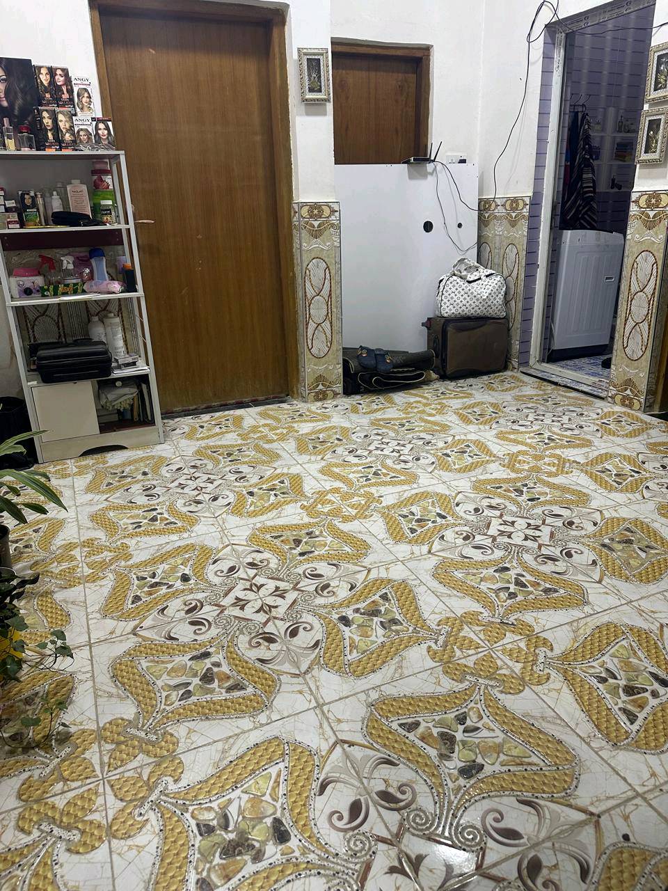 البصره.. التنومه.. الصالحيه... مشتمل للايجار غ، فتين... صاله.. مطبخ صغير... مرافق حمام