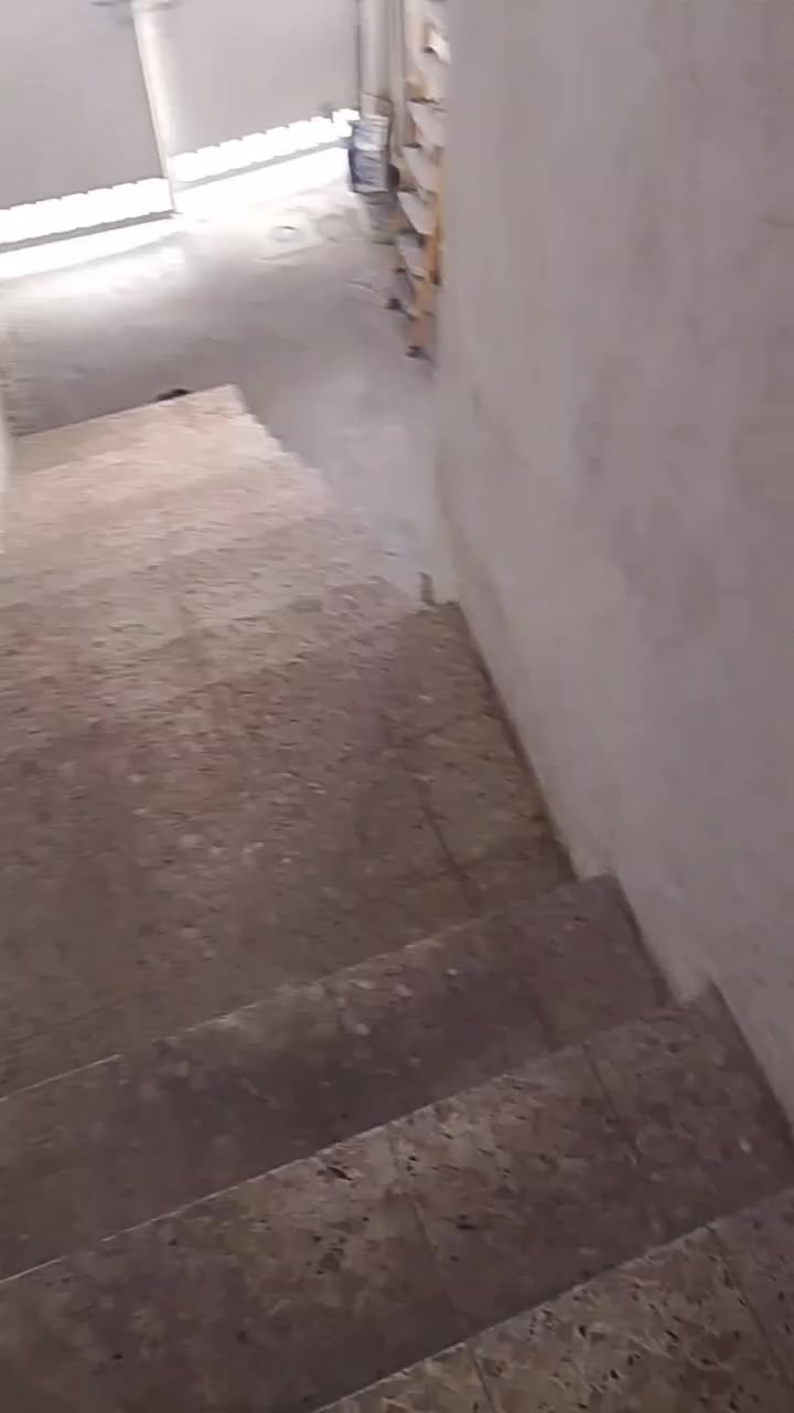 سلام عليكم يوجد شقق لليجار شقق مال عوال زقار @***********
