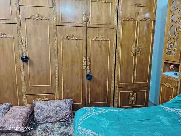 السلام عليكم غرفه اخشاب عرقيه جديده للبيع السعر مليون  50) وبيه مجال شي قليل التواصل  علا خاص  *********** هاذا  الرقم
