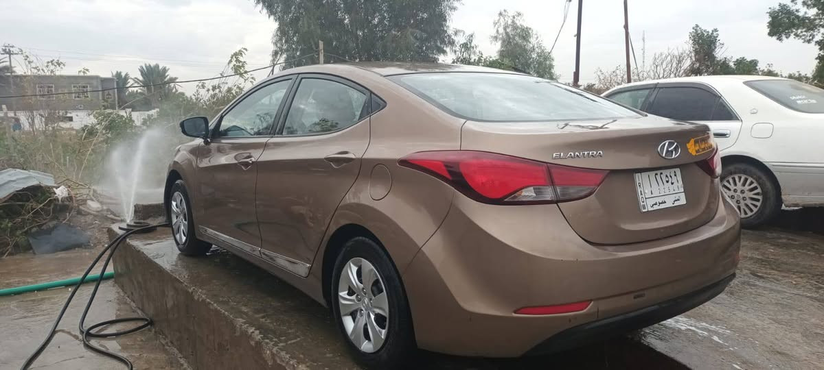 السلام عليكم الانترا 15محرك 1800خليجي السيار خير من الله السياره مكفوله من كولشي كير ومحرك ممفتوح مال حاويه شاديله كفاله من التبديل والصبخ بس الشرايح يتصل اخوان معروضه 125وبيه مجال الشراي ***********يتصل على هذا الرقم
