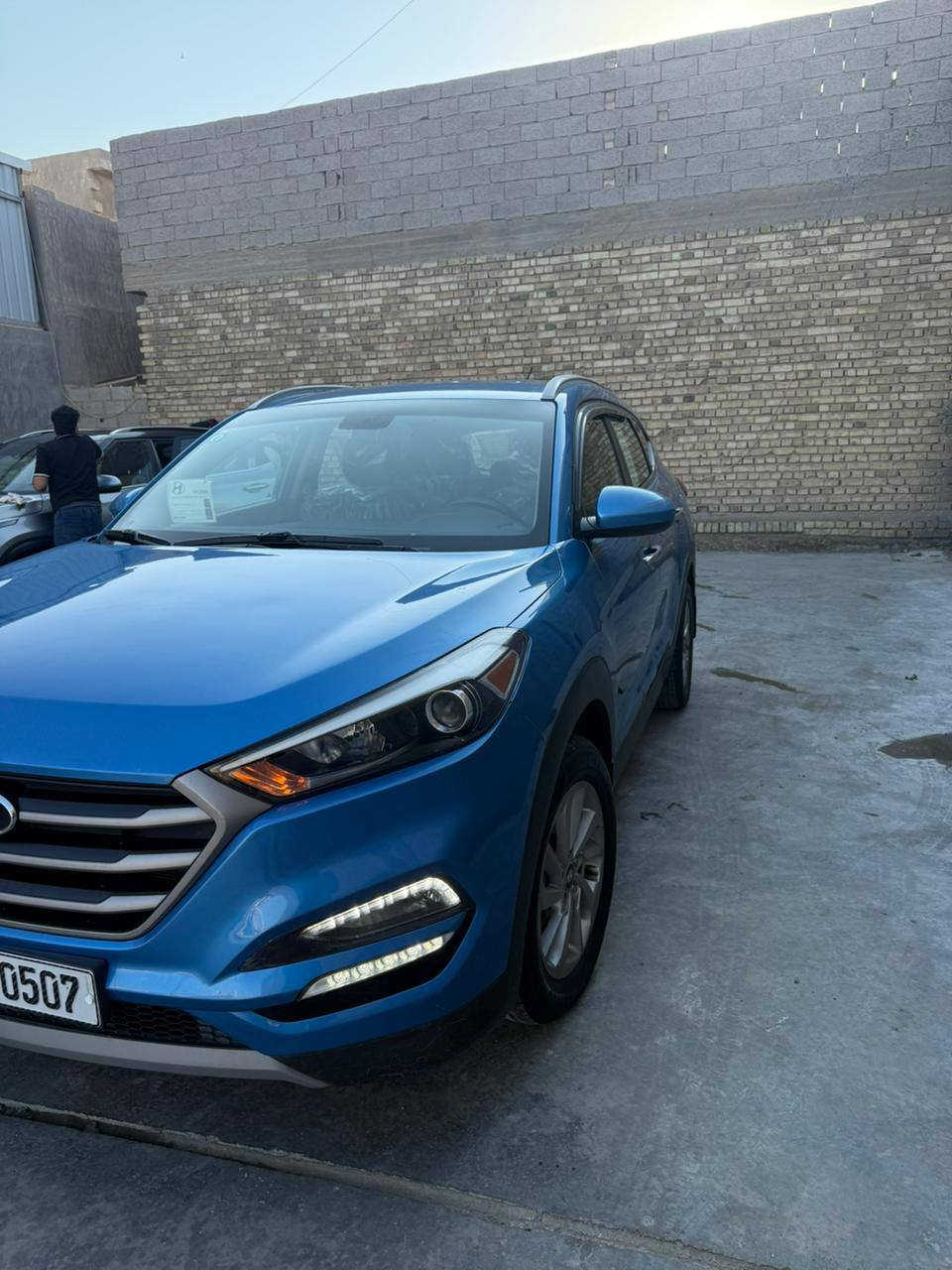 سلام عليكم
توسان 2016 
وارد أمريكي 
حادثها جاملغ خلفي بدون دواخل 
سياره جاهزه الخير 
مكينه كير صدر كله جديد 
سعر ١٣٠ بيها مجال بسيط 
رقم بغداد تحويل ثاني يوم 
مكان سياره الفلوجه 
خاص مفتوح او ***********  بي واتساب
سونار ويه صور💙💙
