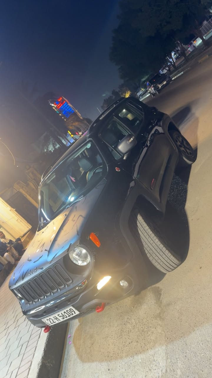 للبيع
جيب رينيجيد تريل هوك 2018 نسخة مجهزة للطرق الوعرة تتميز بنظام دفع رباعي فعال مع وضعيات قيادة متعددة (صخور، طين، رمل، ثلج)، خلوص أرضي مرتفع، وألواح حماية سفلية، مع خطافات سحب حمراء وشارات Trail Rated مميزة، بالإضافة إلى محرك 2.4وناقل حركة أوتوماتيكي 9 سرعات، وتأتي بمواصفات أعلى مثل المقاعد الجلدية المدفأة، وشاشة لمس، وكاميرا خلفية قياسية حادثه بيه باب سايق  وبيه تعديل جاملغ بارد ورصعتين معدله بارد 
السعر 125 وبيه مجال 
للاستفسار 
الاتصال 
***********
