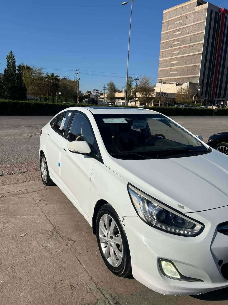 هۆندای ئەکسێنت قەپات مواسەفات مەکینە ١٦ دەکشن لە سەرێ ٢٠١٤ چوار پارچەی بۆیاغە بێ ژۆرێ پشت و پێشی کەپسە بێ لێدران سەنەوی تاوەک و ٢٠٢٨ ە 
نرخ: ١٠٥ کەمێک مەجال
ژ.مۆبایل *********** أربيل, العراق
