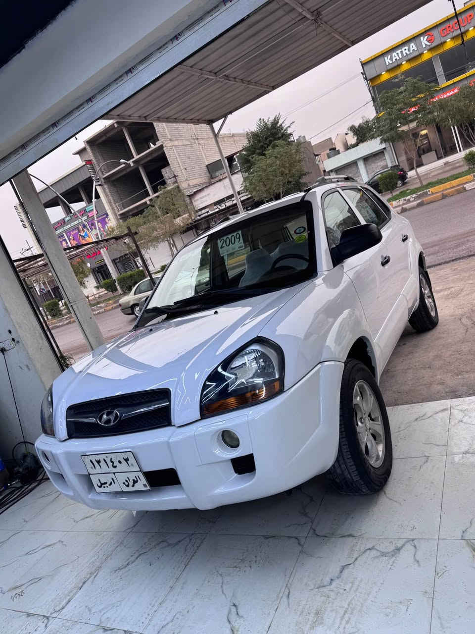 السلام عليكم 
هونداي توسان 2009  خليجي ABS 
كلين شرط السياره مابيها قطره صبغ
كير مكينه شرط لاصرف لابخار لامفتوح
تخم تاير جديد 
صدر امامي خلفي جديد 
شاشه وكامره دواره 
عليها منظومه غاز شادها جديد 
ترايها صفر والسياره بلواقع احلى 
السياره ب اسمي شرط التحويل والغرامات والقانونيات
بيها بطاقه بانزين 
مكاني كركوك 
السعر 119 
للتواصل *********** كركوك, العراق
