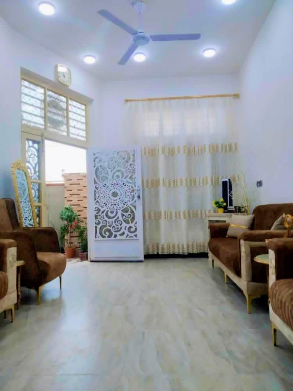 دار للبيع موقع مميز  الديوانيه  🌹الاسكان🌹 حي الزهراء🌹 قرب مكتب سيراميك سيد علي الزاملي🌹المجسر الجديد • الشارع الرئيسي الرابط بين الزيتون والزهراء على جهة اليسار بالبدايه قريب على المعهد

مساحه 150متر واجهه 7,5 كونكريت مسلح ثلاث طوابق 

الطابق الاول. غرفة نوم نضام سويت ومنزع وصحيات صاله كبيره مطبخ مناور براني كراج سياره صحيات خارجيه مجهز بمنظومه تحت الارض لمعالجة الافات

الطابق الثاني. غرفتين نوم صاله كبيره صحيات 

الطابق الثالث. صاله كبيره تصلح غرفه + سطحين 

بناء جديد وحديث.   

الاستفسار. الاتصال عل الرقم ***********

***********

او مراسله عل الواتساب

علما ان العقار مطلوب 38 مليون للمصرف الرافدين تسديد كل شهر 290 الف الدار فارغ جاهز للسكن
