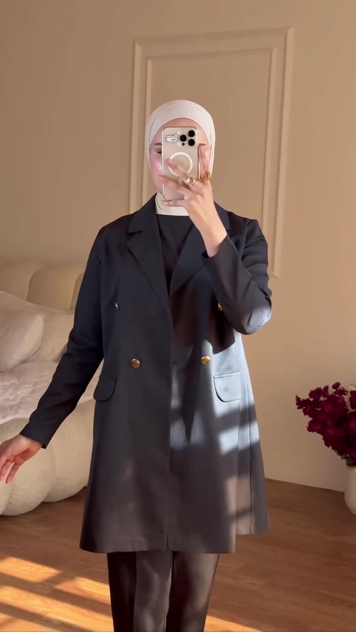 وصلتي عيني 👁️ #اجمل الموديلات✨ 
#وافخم الخامات👗يمنا وبس🙋🏻‍♀️ 🤭
طقم قطعتين
بنطرون   + ستره  طويل 

نوع القماش //  دابل  خامه تركيه 
 
القياسات / 40 - 42 - 44 - 46 - 48 - 50 

طول الستره 100 سم ✨ 
متوفر توصيل جميع محافظات العراق 🚙 

#ملااااحضه فحص القطعه اي خلل ترجع بيد المندوب ودللي❤️


**إذا كنت صاحب هذا الإعلان وتريد حذفه لأي سبب، رجاءا أرسل رسالة إلى الدعم الفني**