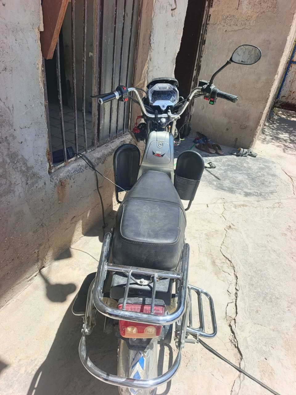 دراجه البيع شادله قراض جدد شاشه ويديه واير بريك وبنزات لبارحه شديتهن و لبطاريات يمشنك فوك 30 كيلو  سعر 240 مكان الصقلاويه تصال *********** ويرهم مراوس
