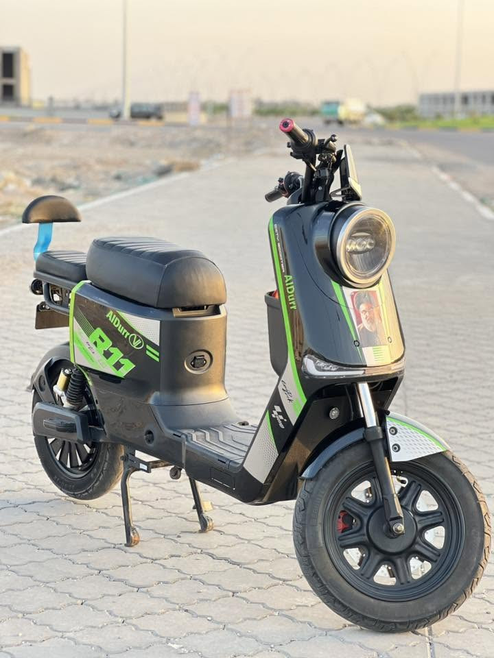 R11
للبيع فول مواصفات 
هورن
بريكات دسكات يمنى ويسرى
سماعة بلوتوث
اشاير رباعي يمنى يسرى
سرعتها 109 الحقيقي 60
4نمر 
ملف 1800
شلعة ونهضه كلش قوية
5 بطاريات 32أمبير وينلي 
الاصليات وكيل مديل 2026 بحالة جداً ممتازة
لايتاات عالي ناصي
نضام البگ R رجوع خلفي 
 ملحقات شاحنة الاصلية+ مرايات
+كفات
+زنجيل
الدراجة نضيفه كلش وما بيها اي خلل
مع كامل ملحقاتها استعمال قليل ما متعوبة
السعر 550 وبيها مجال للشراي
مكاني البصرة القبلة
رقمي ***********
