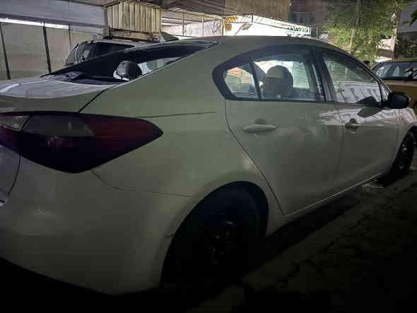 السلام عليكم فورتي 2016 رقم بغداد بيهة حادث 
مكينه شغاله السعر 68 العنوان بغداد الدوره ابودشير

‭0773 795 5709‬
