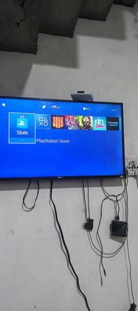 بلايستيشن ٤ فت • هارد ٥٠٠ جيجا • نظيف ٩٠٪