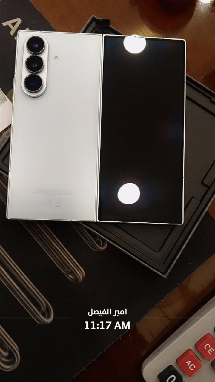 سلام عليكم عندي جهاز سامسونجZفلب 7الذاكره 512الجهاز استعمال مال بيت امانت الله بعده جديد للستفسار ***********المكان الكرادة شارع 52
