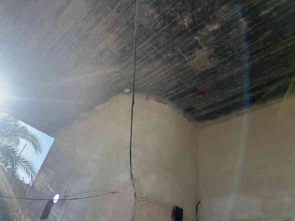 سلام عليكم ورحمه الله وبركاته دار للبيع في ابي الخصيب العوجة غريب لسايدين مال العوجة .   طابو صرف زراعي تحويل بسم المشتري البيت يحتوي على ثلاثة غرف نوم وصاله ومطبخ وحمام داخل وخارج وديوان وكراج سياره المساحه الكليه 355 متر السعر 120 بي مجال الاستفسار اتصال على الرقم ***********
