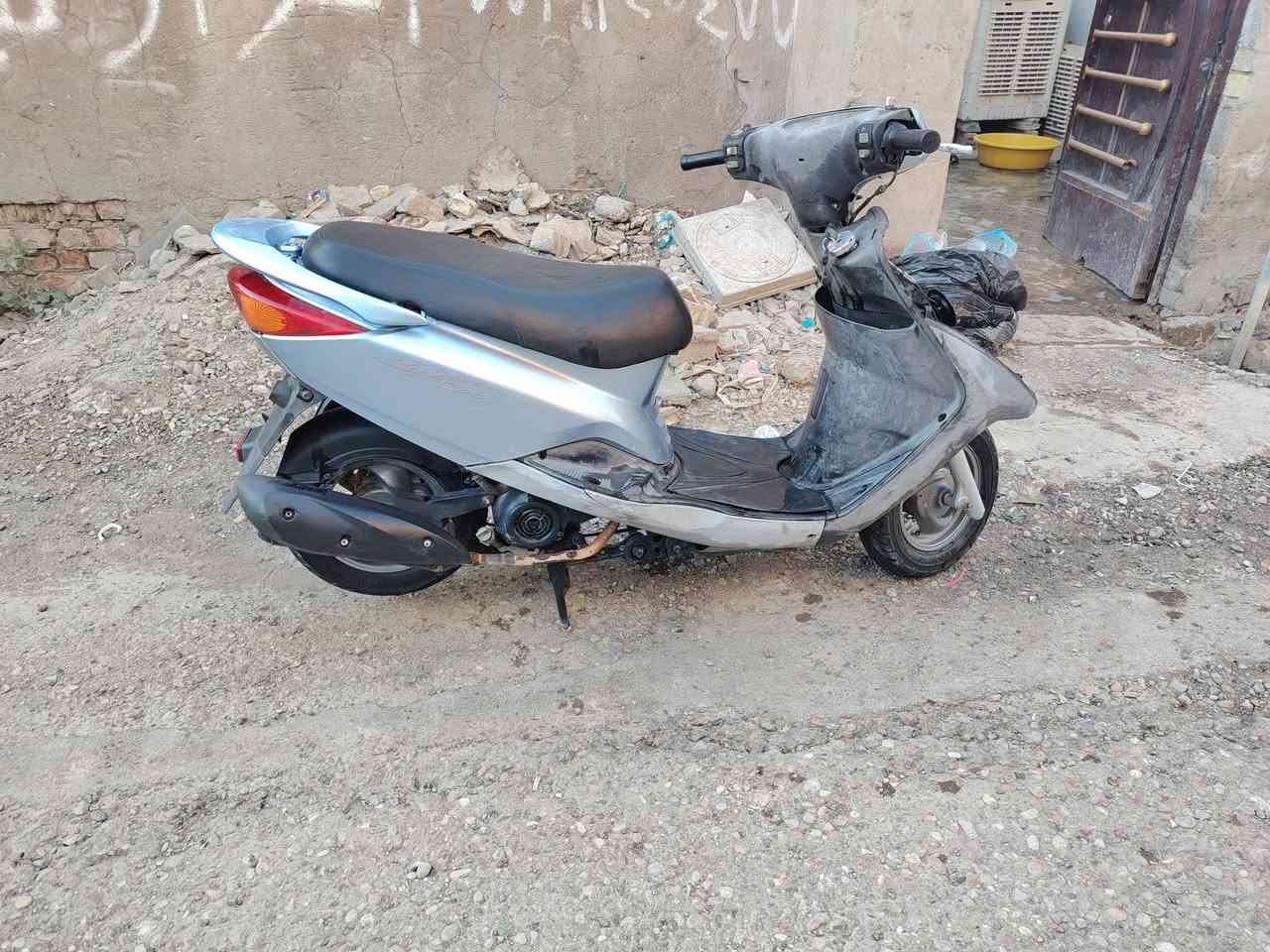 بريز كفاله عامه دراجه تخبل ناعمه شلعه معدل كهربايات شغاله كله كيلو متر شغال كيج بانزين شغال مكينه مكفوله كفراته اصليه ختم واحد ويه السواد معدل تقفل ١٢٥ السعر ٤٥٠ وبيه مجال العنوان بغداد المعامل ***********
