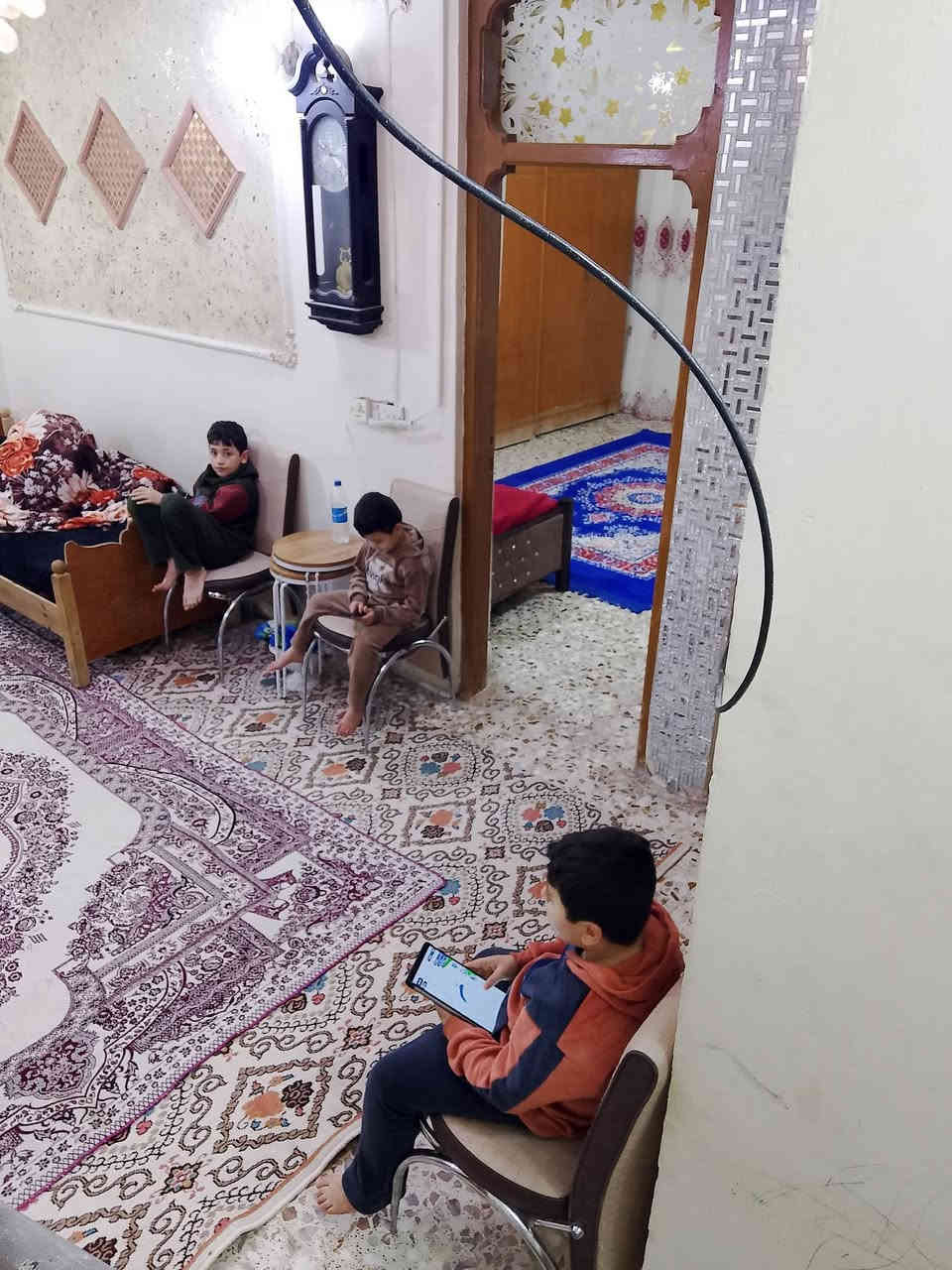 دار للبيع طابو صرف المساحة 200م شارع 80 قرب دائرة الموارد المائية يبعد عن الشارع مية السعر 147 وبي مجال بسيط للاستفسار الاتصال ع الرقم ***********
