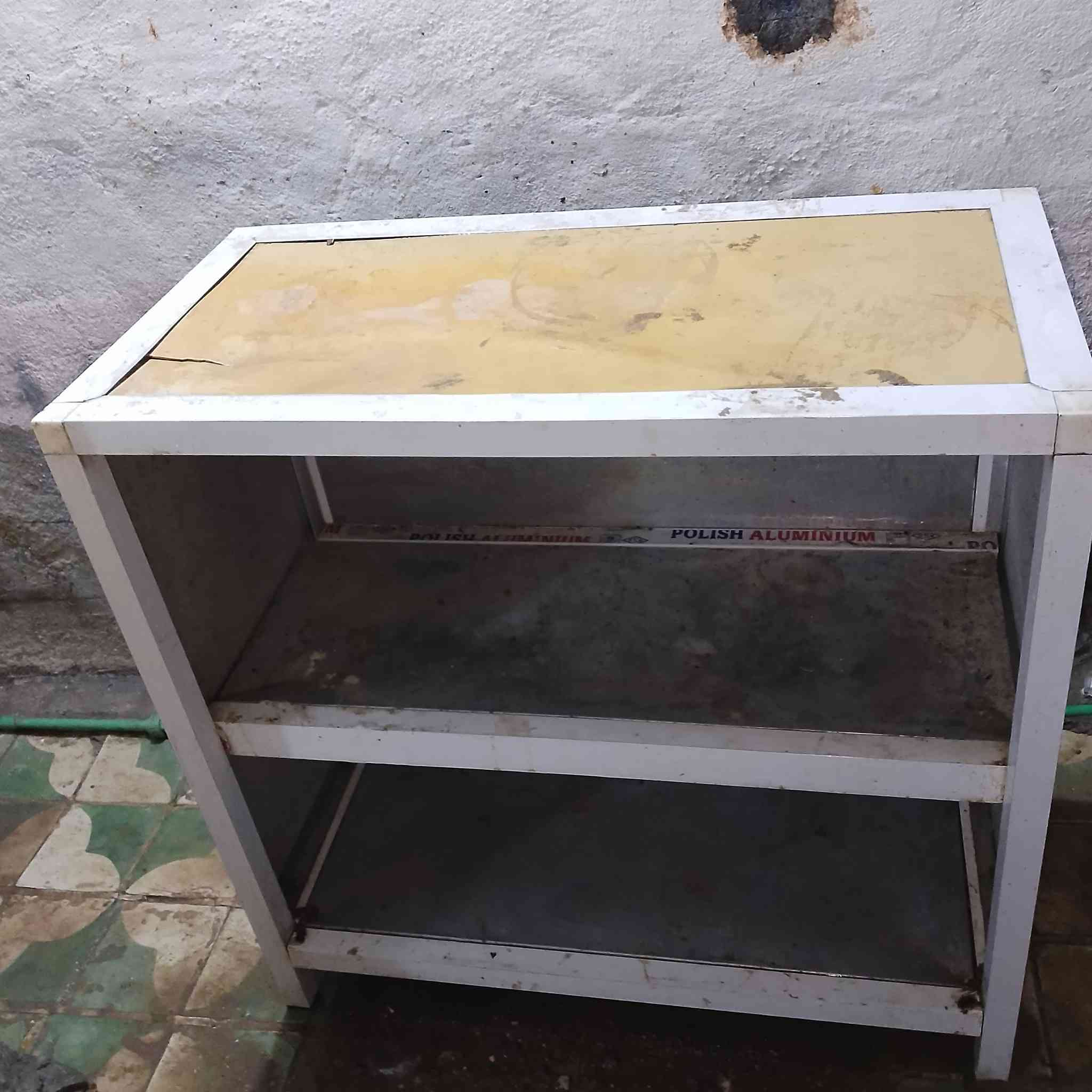 غراض للبيع سعر مناسب مستعجل على بيعهن مكانهن نجف حي الرحمه رقم الموبايل ***********
