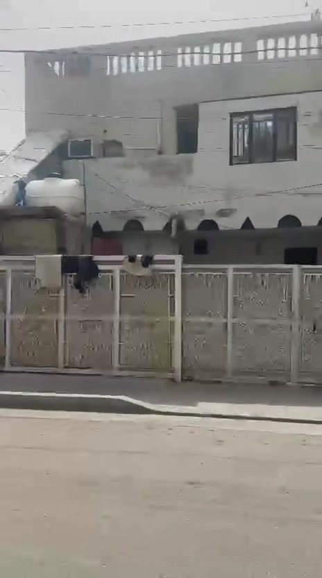 بيت طابو صرف للبيع مساحه150 م مربع في ببوشام بكميره قرب مستوصف ببوشام  كبال البيت كراج وحديقه وتشجير وملاعيب اطفال الستفسار اكثر تصل ***********
