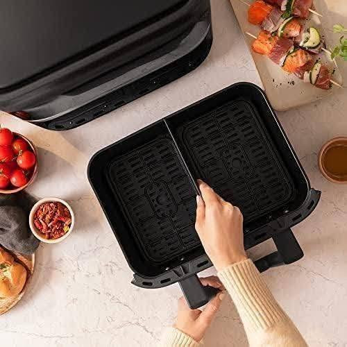 قلاية هوائية سيكوتيك اسباني  Cecotec Cecofry Dual 9000.
السعة: تبلغ سعة القلاية 9 لتر، ويمكن تقسيمها إلى سلتين منفصلتين بسعة 4.5 لتر لكل منهما. 
الطاقة: تعمل القلاية بطاقة 2850 واط لضمان الطهي السريع. 
التحكم: تتميز بلوحة تحكم رقمية تعمل باللمس وتوفر 6 أوضاع طهي محددة مسبقًا. 
نطاق درجة الحرارة: يمكن تعديل درجة الحرارة بين 80 درجة مئوية و 200 درجة مئوية. 
الميزات: تستخدم تقنية PerfectCook للهواء الساخن لطهي الأطعمة بشكل صحي مستخدم قليل جدآ


**إذا كنت صاحب هذا الإعلان وتريد حذفه لأي سبب، رجاءا أرسل رسالة إلى الدعم الفني**