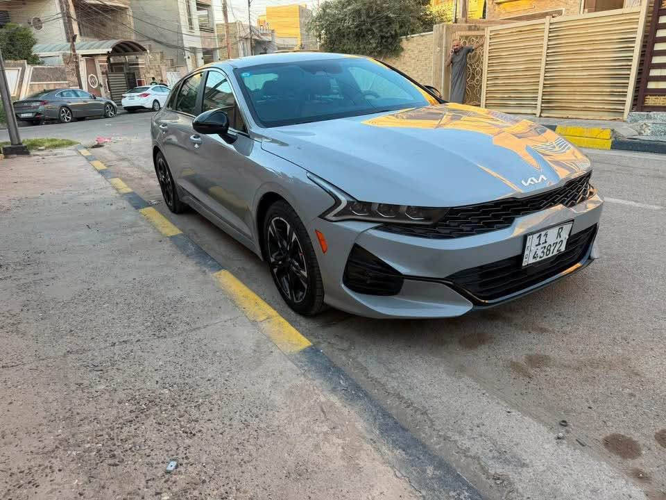 للبيع  K5 GT-Line
موديل (2024) 
فول مواصفات ماعدا البنوراما…
📍 رقم بغداد. 
📍ماشيه حاليا 24 ميل قابل للزياده.
📍 لون أسمنتي مميز
📍داخل جلد  احمر المرغوب 
📍مكينه 1600 توربو 
📍السباره فور ويل
📍تشغيل عن بعد
📍صندوق ذكي يفتح بوحده  
📍دخول ذكي(بصمه) واناره ترحيب
📍رادار تنبيه اصطدام أمامي
📍قياده شبه ذاتيه
 📍تنبيه مغادرة المسار 
📍كاميرا خلفية 
📍شاحن وايرلس 
📍منافذ USB /
📍مانع انزلاق 
📍مقاعد جلد وكهرباء  
📍مقاعد تدفئه الاماميه
📍جام أوتو 
📍نظام مراقبة ضغط الإطارات (TPMS) 
📍شاشة تدعم Apple CarPlay و Android Auto 
📍مصابيح LED امامي وخلفي 
📍5 وضعيات قيادة: SPORT / CUSTOM SNOW / SMART / NORMAL
🔹 السيارة نضيفه جداً استخدام شخصي وجاهزه تخم تاير جديد وباتري جديد  ومسويلها عازل حراري لكل الجام  وبولش وعنايه..
صور الحادث و السونار بالمنشور ورقم الشاصي موجود راسلني وادزه الك وتدلل والسياره بجم كبس بلادي شرط ..
حادثها بامريكا واكع فد شي على  الجاملغ الخلفي والباب الخلفي جهة السايق من فوك   وبشرط الجاملغ رجع بارد فقط ربع التكمه صار بيها صبغ بدون لاايرباك ولا  لغد ولا شاصي وشرط الفحص …
السعر ( 193 )وبيها مجال بسيط ..
العنوان …
بغداد الدوره  ..للتواصل *********** /واتساب … بغداد, العراق

