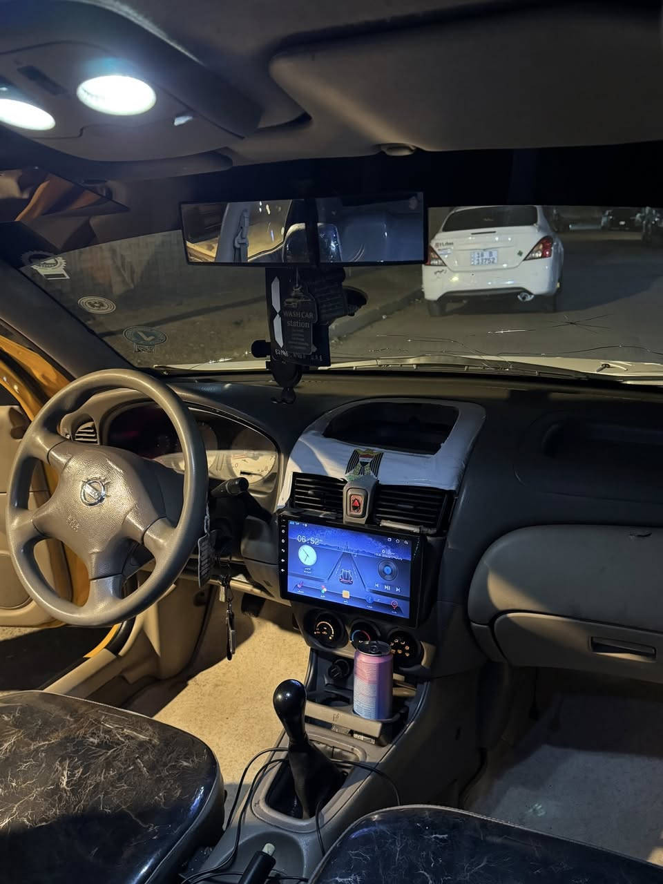 السلام عليكم نيسان سني 2011 
سياره كير عادي من الشركه العامه سياره بلادي صفره 
مكينة السياره 1600 خير من الله وكير السياره فقط النمره الخامسه متجي بيه القليج وتكلف 150 الف دينار عراقي  
ملاحضات السياره جاملغ الايسر  من جهت  السائق   موضح في الصوره  والجنطه بيه رصعه الجاملغ ممصلحه ول رصعه هم ممصلحه يعني نفس ما هنه موجودات وبسيطات  كلش 
الكلج جديد عنبار جديد داخل السياره كله مدوشم ومغلف لايلون ولكاعيه سفاري كله سياته خير من الله سياره ويدي بيه  سياره مال جناي موو مال بياع شراي 👍. 

سعر السياره 90 وبيه مجال للشراي ♥️. 
رقم الهاتف ::   *********** متواجد عل خط وعل واتساب ممتواجد فيس بك 📞
