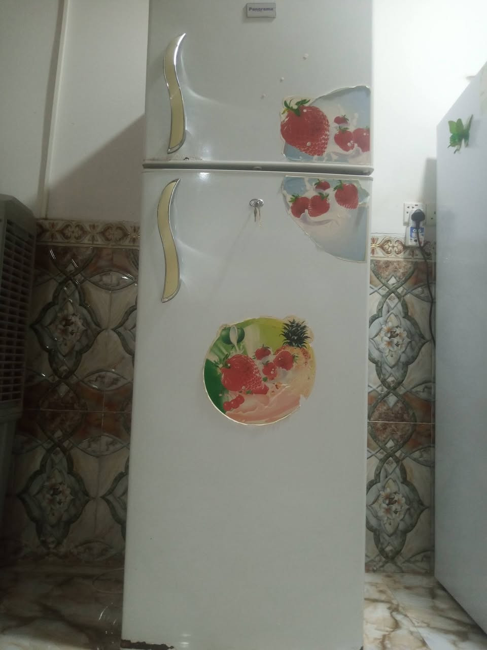 ثلاجه عايزها غاز ماطورها شغال  وهاي بصورة موضح كشرها وغراضها موجودة ملاحضه بابها واكع يريد شد قيم واخذ بس مو تكسر


**إذا كنت صاحب هذا الإعلان وتريد حذفه لأي سبب، رجاءا أرسل رسالة إلى الدعم الفني**