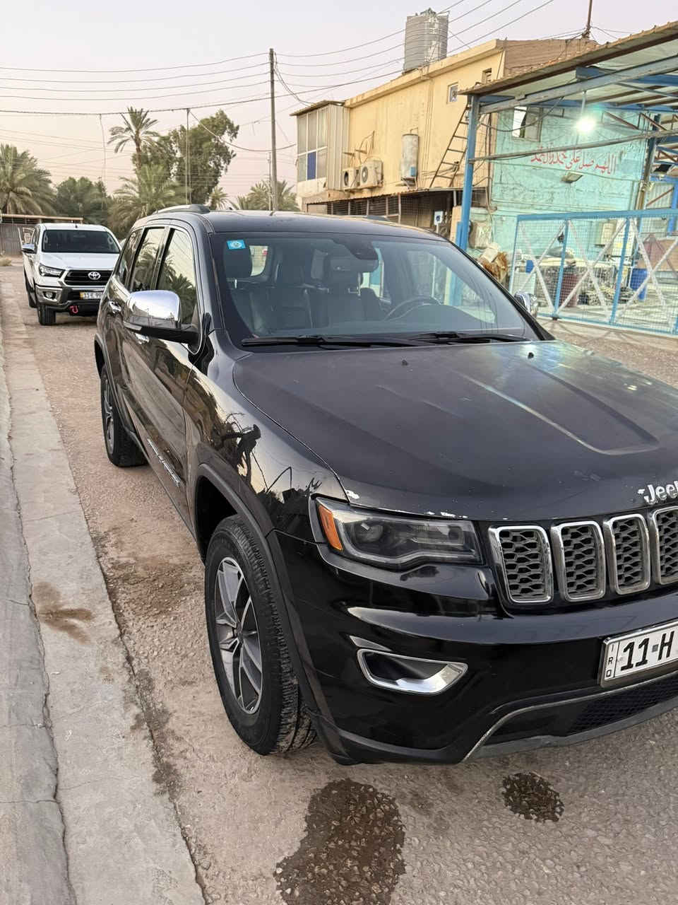 جيب موديل ١٩ ماشيه ٨١ وارد امريكي موصفات فول لمتدد 2ويل 
سياره تجي تكلبه وتقتنع وتفحص سعره ١٨٥ورقه سياره رقم بغداد بأسمي تحويل مباشرر ولكم جزيل شكررر  التصال ***********
 سونار مرفوق بصور ***********
