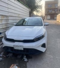 سيراتو للبيع موديل 2024 خليجي محرك 2000 دوش مواصفات عاديه شاشه اندرويد...