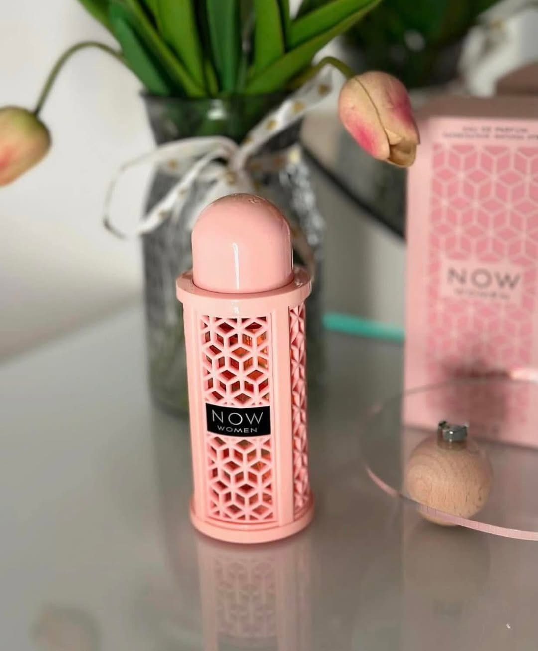 عطر ناو الوردي من لطافه الأصلي NOW WOMEN🍭🧁💗
عطر ناو النسائي أنثـوي بشكل لايوصف 🎀
 مقدمة العطر الفواكه الحمراء والبرتقال قلب العطر الخطمي, زنابق الوادي و الياسمين قاعدة العطر تتكون من الفانيليا والطحالب والمسك.... 
ثباتيـة 24 ساعـة 
تگدرين تستخدمي للمناسبات او تستخدمي للدوام 💖🎀
الي تحب تخلي عطر والكل يسألونها
شنو هذا العطر 😍😍
انصحهـا بهذا العطـر من NOW. 
 عطر نسائي فاكـهـي🥹
الأصلي من لطافه 💯💯💯💯
متوفر توصيل .


**إذا كنت صاحب هذا الإعلان وتريد حذفه لأي سبب، رجاءا أرسل رسالة إلى الدعم الفني**