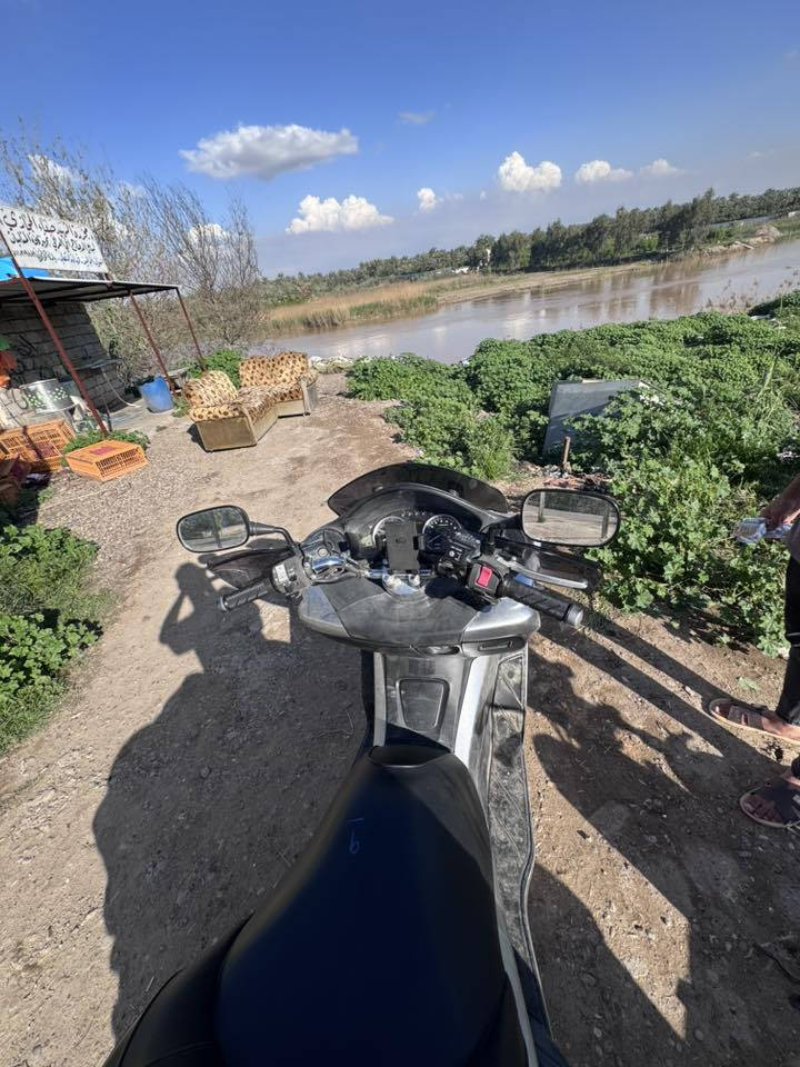 السلام عليكم دراجه فوزه صفر 10موديل 2012دراجه بصمتين كير شغال دراجه مكفوله عدا الشخوط الي بالصور مكينه نضافه ١٠٠٪؜تدفئه يدات سماعات شغاله
سبعه گير 
***********
سعره مليونين و300وبيهه مجال للشراي
