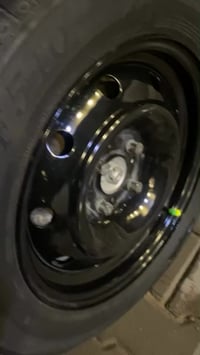 عندي سمند موديل 2012 ناطقه بيه مكينه كفاله وكير كفاله تبرت السياره بيه...