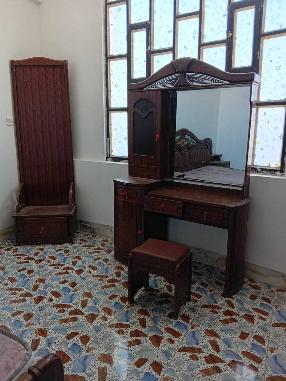 السلام عليكم
غرفه ماليزيه للبيع 
سعره 250
مكانه رمادي تأميم 
للاستفسار الاتصال على الرقم 
***********
