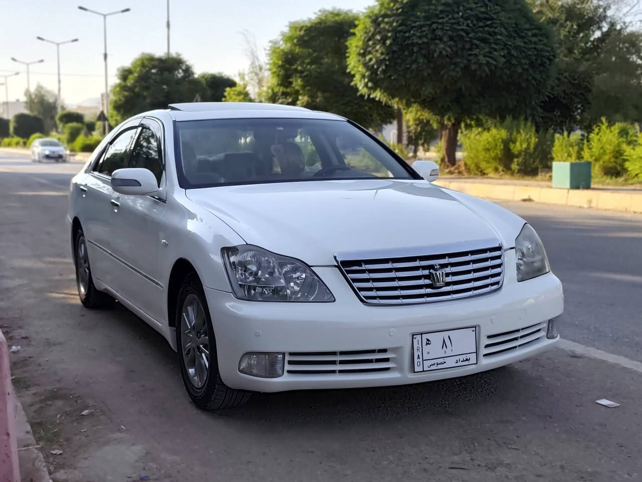 2007 سڵایت ساغ
مەکینە و گێر گەورە 
کۆد کراو 
بۆیاخ پەڵەیەکی چەملغی دواوەی هەیە 
جگە لەوە بۆیاخی نییە 
3دوگمە ساج مەلەکی 
مشتەریت تێل بکە لەخزمەتام جوابی نامە نادەمەوە 
***********
***********
