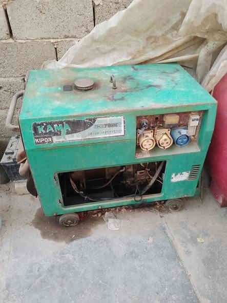 السلام عليكم عندي ونج للبيع بس ماطور  وعندي مولده كاز خمسه كيفي 25 امبير مكان بغداد الدوره *********** متواجد واتساب
