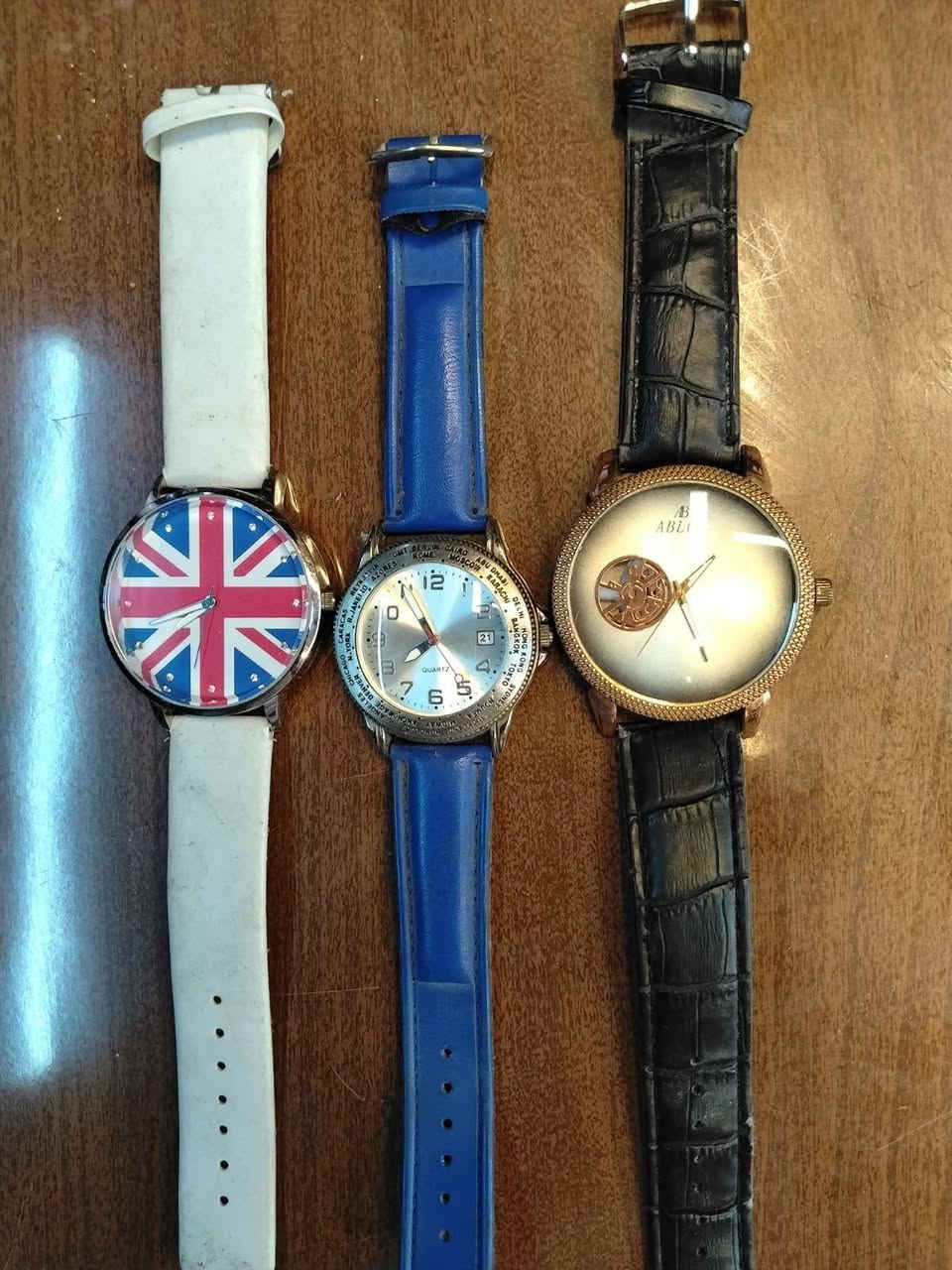 مجموعة ساعات رجالي وستاتي 
كلهم شغالات 
السعر ١٥ دينار شامل التوصيل 
0798586499


**إذا كنت صاحب هذا الإعلان وتريد حذفه لأي سبب، رجاءا أرسل رسالة إلى الدعم الفني**