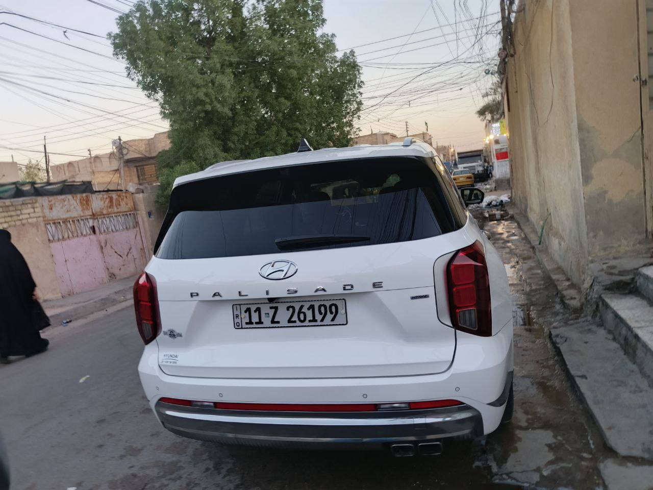 بلسايد موديل 2023 لون أبيض فول مواصفات 
فول مواصفات اعلى فئه بيهن 
- رقم بغداد بسمي
 - شاشة عرض(داتا شو)
- المحرك   v6    3.8 <كير ومحرك مكفول
- بصمة تشغيل + بصمة ابواب +تشغيل عن بعد
- بانوراما سقف اسود كنتاره
 -فتحة سقف عدد ٢
 -سماعات من شركة هارمن كاردن  
 -رادار امامي  + خلفي+رادار جانبي  
 -حساسات امامي + خلفي 
 -  كامرات عدد 4  360 درجة  
 -  كشنات كهربائي تدفئة وتبريد خزن ميموري 
 - كشنات جلد اسود ملكي+٧ راكب قلاب كهرابائي 
 - انارة داخليه (محيطيه) + انارة دشبول لد 
 - بردات جانبية
 - تبريد مركزي امامي + خلفي منفصل التحكم
 -تحكم ستيرن + شفتات
 - تدفئة ستيرن 
 - مرايا هيتر + تعتيم 
 - صندوق كهربائي شفط
 - وضعيات قيادة  (5) فورويل 4X4
 - ويل كب حجم  ٢٠ 
 - اوتو هولد + نقطة عمياء 
 - سايد بريك بصمة + مثبت سرعة
 - شحن لاسلكي 
 - إشارات بالمرايا  + إشارات جانبيه
 - اوتو بريك 
 - تحديد مسار
 -شاشة ديجتال كبيرة
 -تشغيل عن بعد .
 - دفع رباعي
 - نظام مانع انزلاق 
 - نظام نزول منحدرات 
كشنات Vip منفصل 
 والكثير من المواصفات لم تذكر بعد .
 بكاني بغداد  
 الرقم ***********
